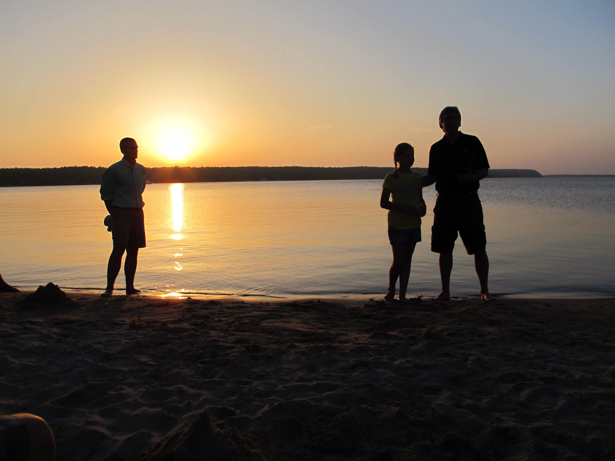 pEOPLE ON BEACH.jpg